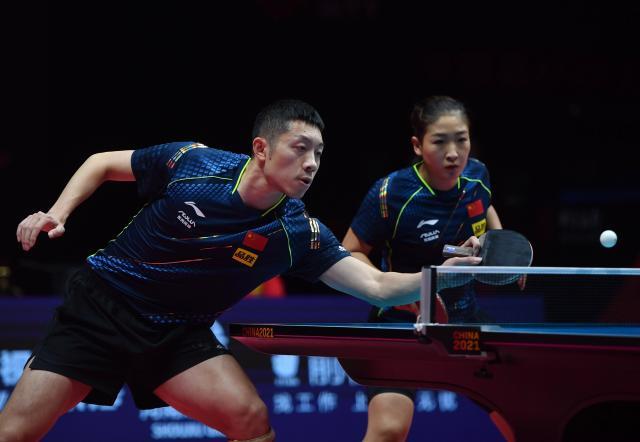 九游体育直播-刘诗雯负朱雨玲止步女单八强 “昕雯”组合双线告负